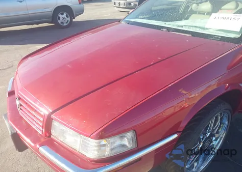 2001 Cadillac Eldorado Etc z USA, uszkodzony, nr VIN 1G6ET129X1B101912